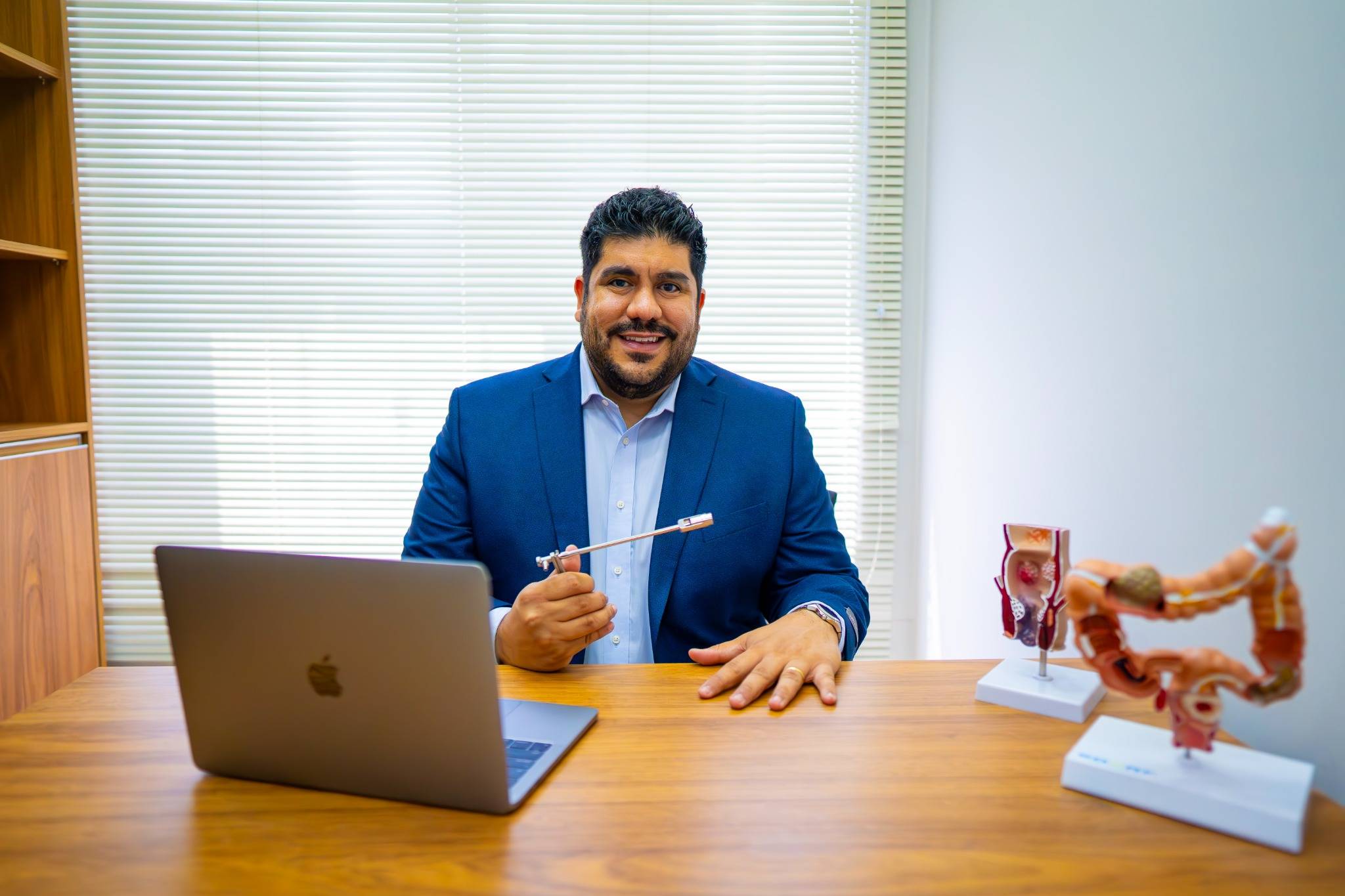 Dr. Adiney Esteves - Cirurgião Geral